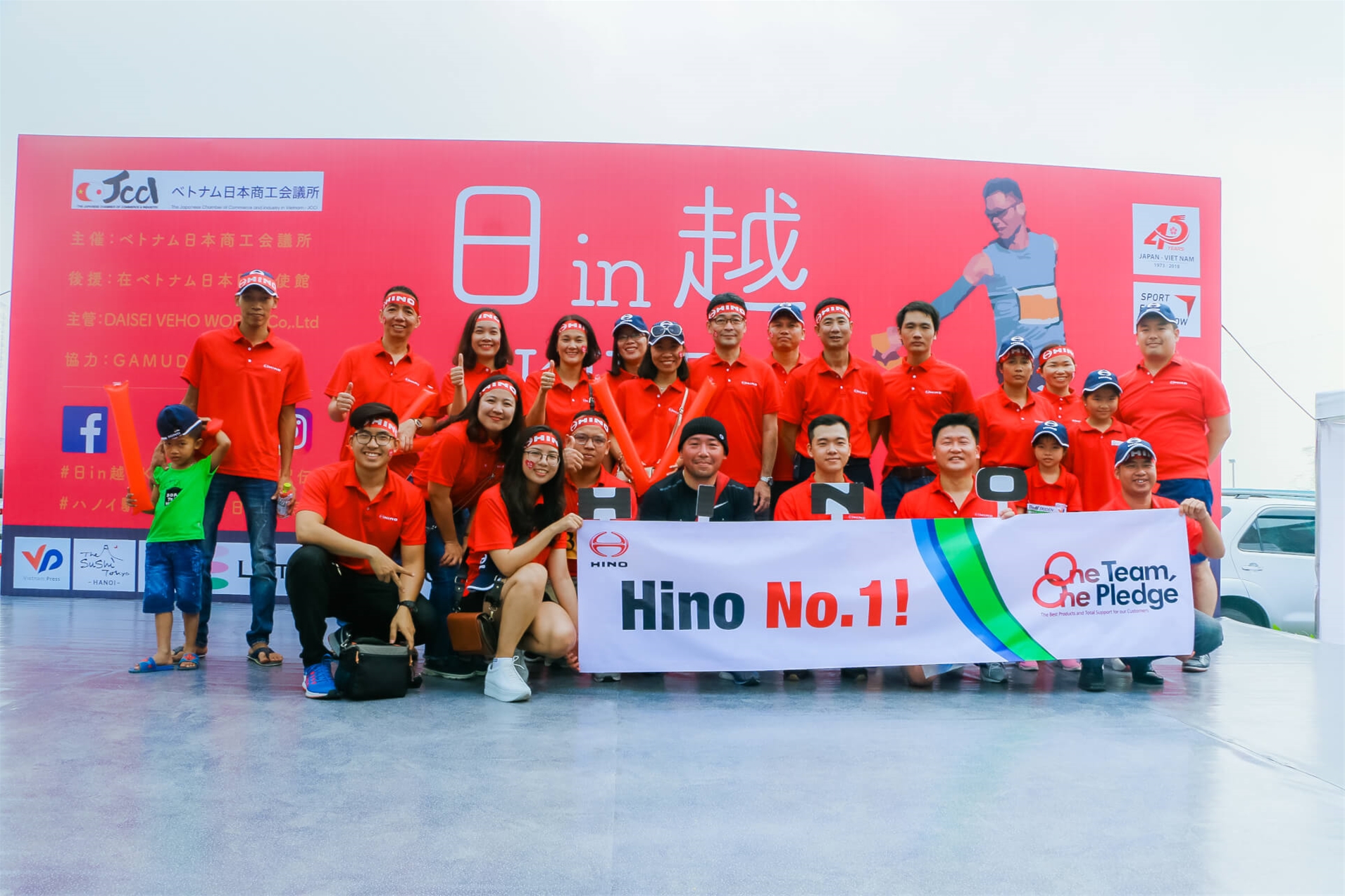 One Team – One Hino