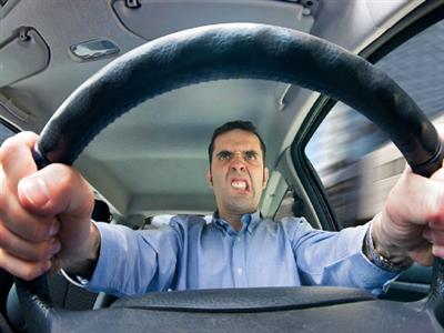Mẹo lái xe an toàn để giảm thiểu rủi ro